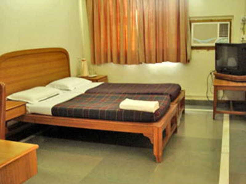 Hotel Meru Púna Exteriér fotografie